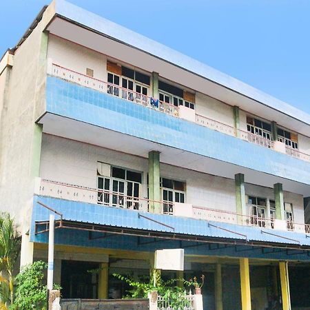 Spot On 91212 Hotel Kelimutu Kupang  Exterior photo
