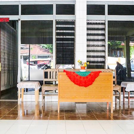 Spot On 91212 Hotel Kelimutu Kupang  Exterior photo