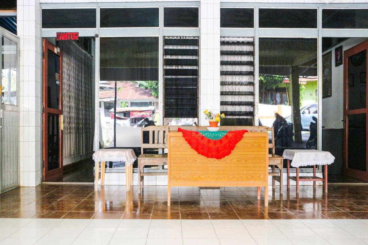 Spot On 91212 Hotel Kelimutu Kupang  Exterior photo